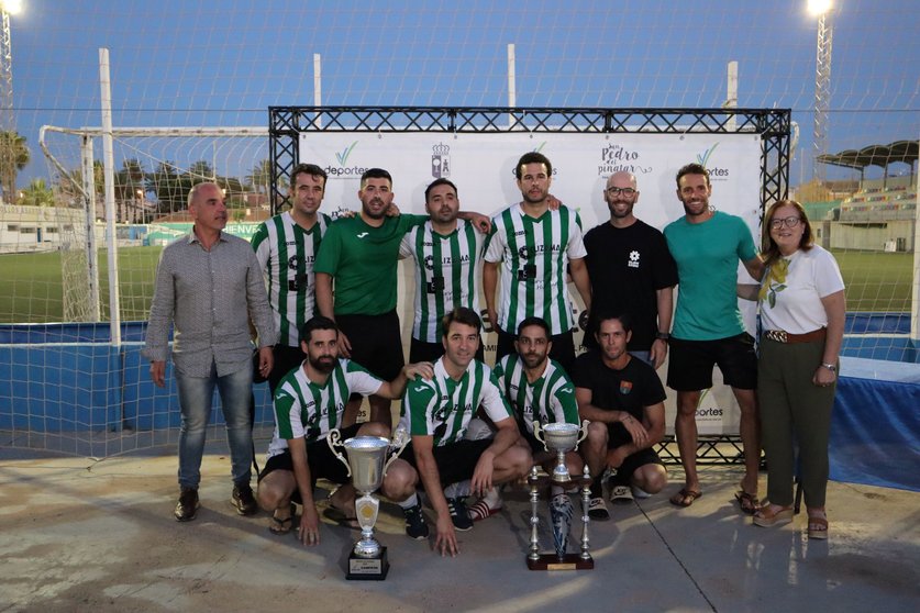 Seguros Caliche se proclama campeón del Trofeo Alcaldesa 2022 y la Liga de veteranos