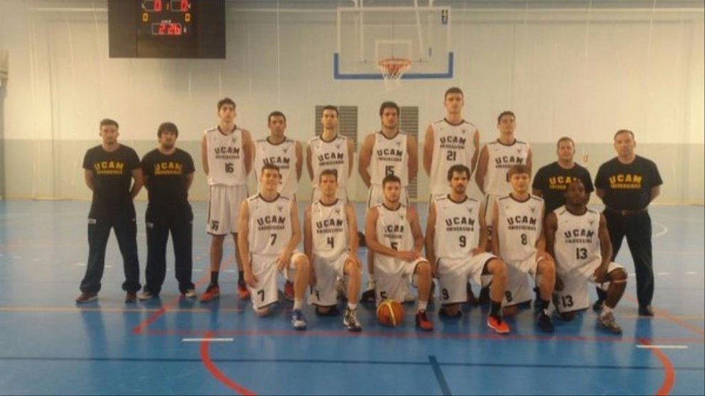 Equipo universitario basket (1024x768)