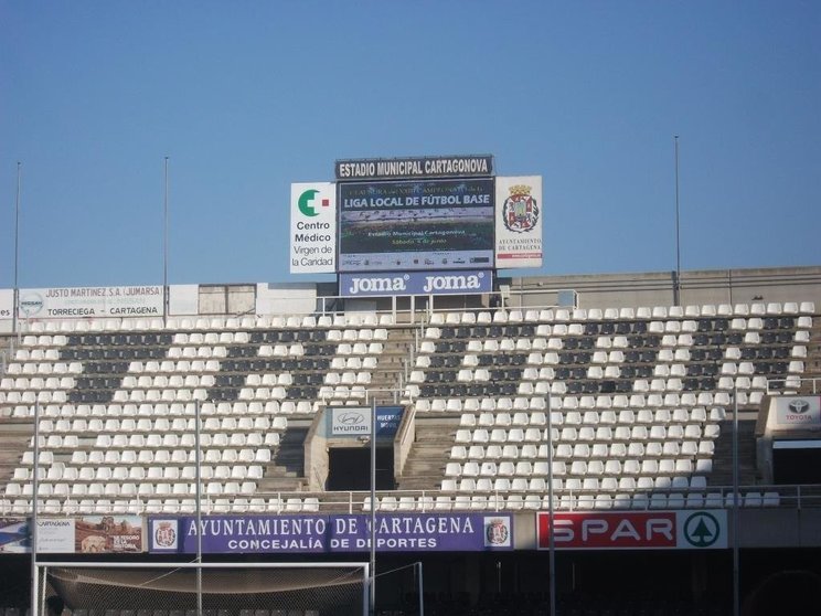 El marcador del Cartagonova mostraba imágenes de esta temporada en las categorías de Fútbol Base
