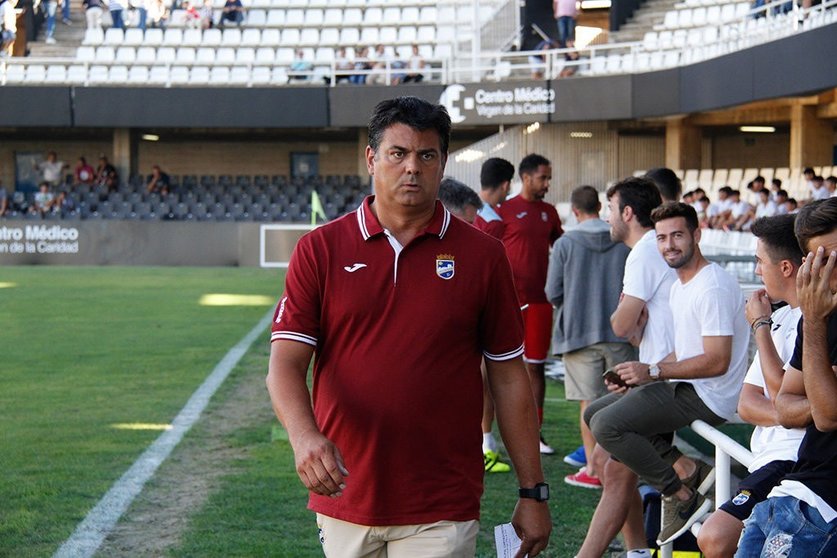 Julio Algar, entrenador del Lorca en el partido de la primera vuelta en el Cartagonova