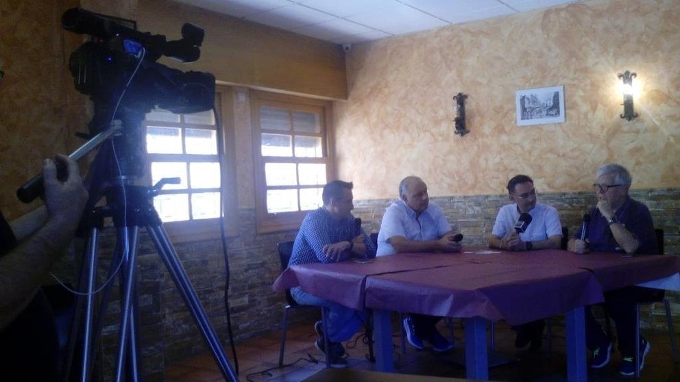 Nueva tertulia en Mesón Penélope, con Juan Lillo y Carlos Trasante como contertulios invitados