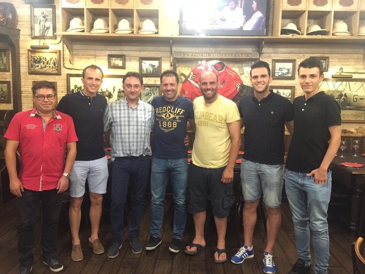 De izquierda a derecha: Cipriano, Miguel Ángel Martínez, González Paredes, Bartolo, Fernando Morata, Diego y David Ros.