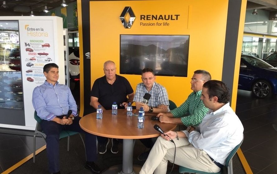 La Tertulia en Renault Automenor