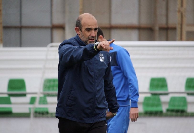 Alberto Monteagudo dirigiendo un entrenamiento reciente/Foto: Prensa FCC
