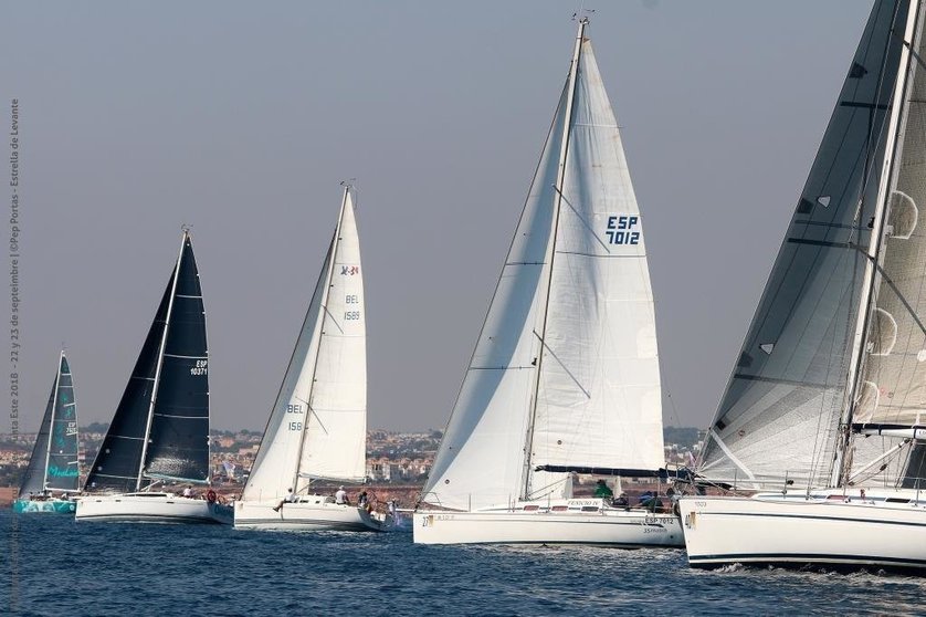 Un grupo de la flota en su versión Norte rumbo a Cabo de Palos ©Pep Portas / Estrella de Levante