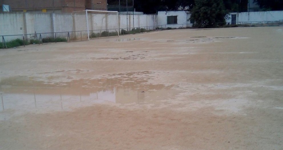 Así quedaba el terreno de juego del Mundial 82 tras lo poco que llovió el pasado fin de semana/Foto: SCT