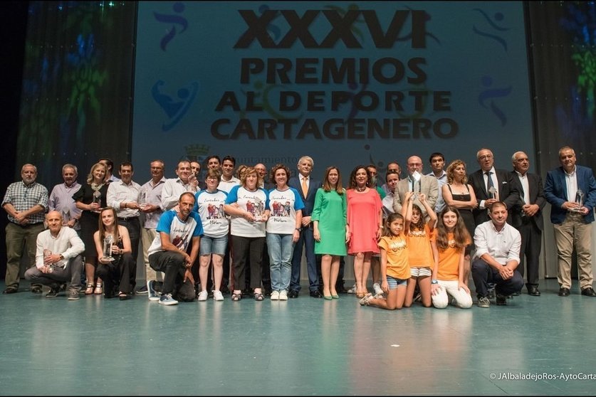 Una foto de familia de la edición del pasado año celebrada en El Batel/Cartagena.es